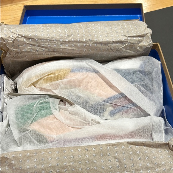 Charlotte Stone Perris Sneakers size 8 NIB - Picture 5 of 9